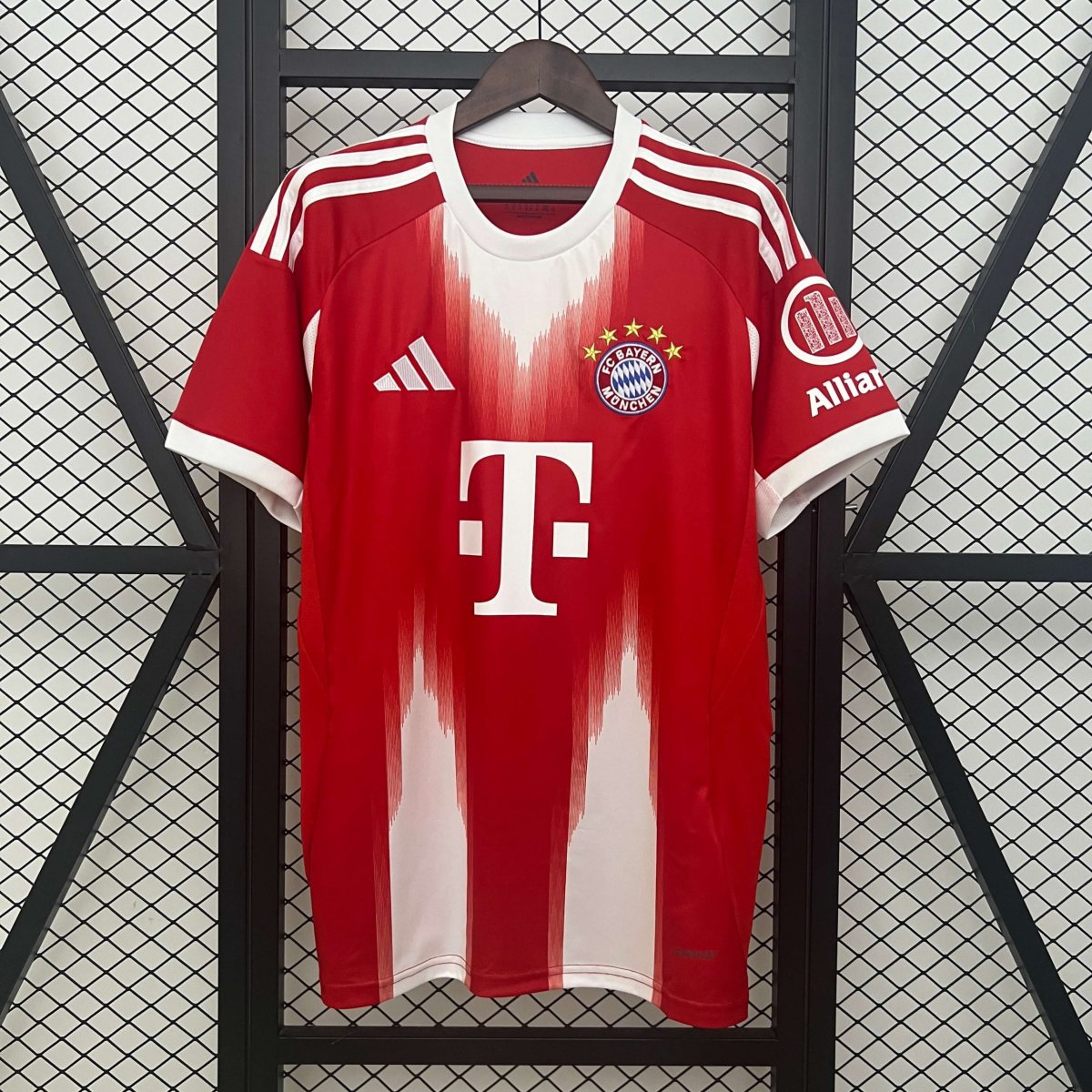 Bayern de Múnich 2025-2026 1º Equipación - Imagen 2